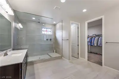 6341 Regina Ridge Street, Las Vegas, NV 89149 Primary Bathroom