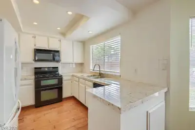 111 Menta Court, Henderson, NV 89074 Kitchen