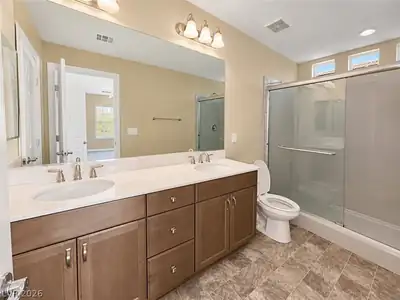 7750 Bellenden Street, Las Vegas, NV 89139 Bathroom