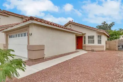 7254 Rock Castle Avenue, Las Vegas, NV 89130 Front of Structure