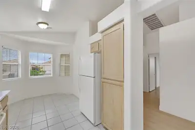 7254 Rock Castle Avenue, Las Vegas, NV 89130 Kitchen