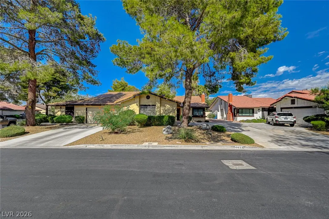 4432 Live Oak Drive, Las Vegas, NV 89121