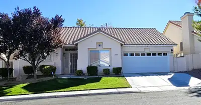 2905 Portada Avenue, Henderson, NV 89074 Front of Structure