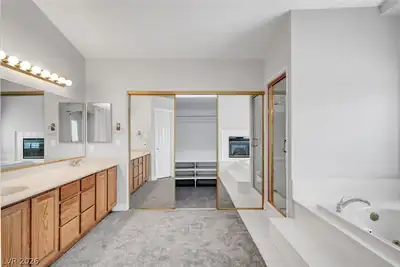 2005 Pinion Springs Drive, Henderson, NV 89074 Primary Bathroom