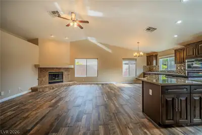 921 San Bruno Avenue, Henderson, NV 89002 Kitchen