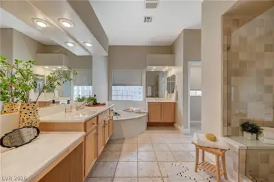 10809 Elm Ridge Avenue, Las Vegas, NV 89144 Primary Bathroom