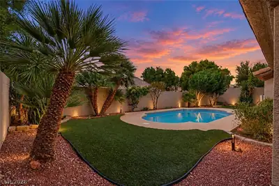 8305 Green Clover Avenue, Las Vegas, NV 89149 Yard