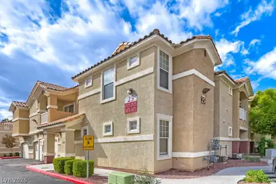 5855 Valley Drive 2121, North Las Vegas, NV 89031 Front of Structure