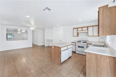 325 Searchlight Drive, Las Vegas, NV 89110 Kitchen