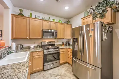 2509 Desert Sparrow Avenue, North Las Vegas, NV 89084 Kitchen