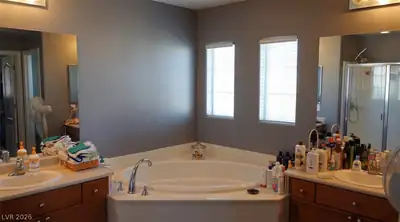 7564 Creative Court, Las Vegas, NV 89149 Primary Bathroom
