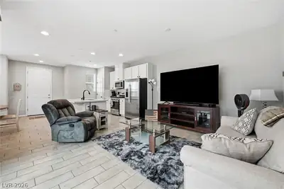4562 Queens Hill Street, North Las Vegas, NV 89031 Living Room