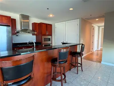 4575 DEAN MARTIN Drive 2008, Las Vegas, NV 89103 