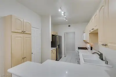 2625 Pebblegold Avenue, Henderson, NV 89074 Kitchen