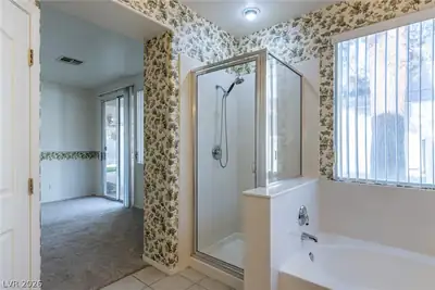 98 GLENDIVE Street, Henderson, NV 89012 Primary Bathroom