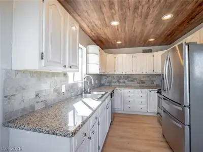 621 Berry Circle, Las Vegas, NV 89107 Kitchen