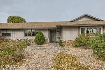 3716 Greencrest Drive Las Vegas, NV 89121