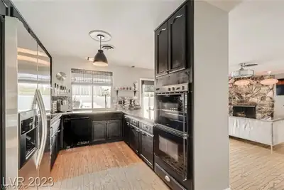 3716 Greencrest Drive, Las Vegas, NV 89121 Kitchen