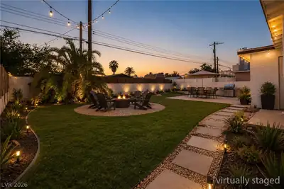 2101 Santa Paula Drive, Las Vegas, NV 89104 Yard