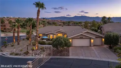 560 Rolling Hills Drive, Mesquite, NV 89027 Front of Structure