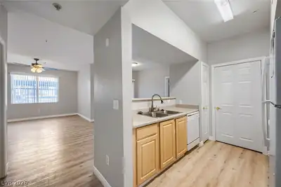 6955 North Durango Drive 1019, Las Vegas, NV 89149 Kitchen