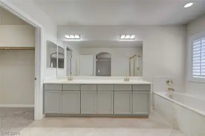 1426 Orange Jubilee Road, Henderson, NV 89014 Primary Bathroom