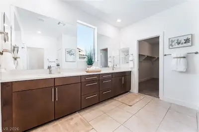 9961 Birch Knoll Avenue, Las Vegas, NV 89166 Primary Bathroom