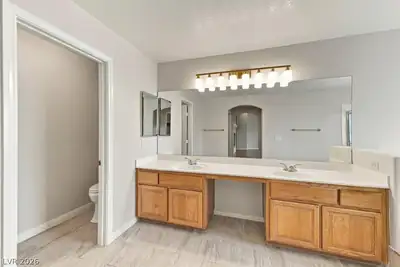 8212 EBONY PEAK Street, Las Vegas, NV 89143 Primary Bathroom