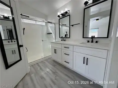 10517 Beachwalk Place, Las Vegas, NV 89144 Primary Bathroom