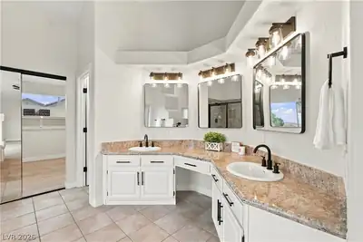 2108 Crooked Pine Drive, Las Vegas, NV 89134 Primary Bathroom