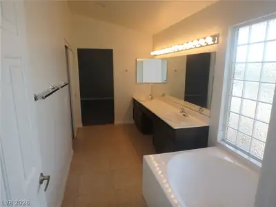 8421 GILLETTE Avenue -, Las Vegas, NV 89117 Primary Bathroom