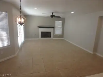 8421 GILLETTE Avenue -, Las Vegas, NV 89117 Dining Area