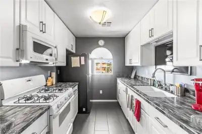 6832 Elm Creek Drive 204, Las Vegas, NV 89108 