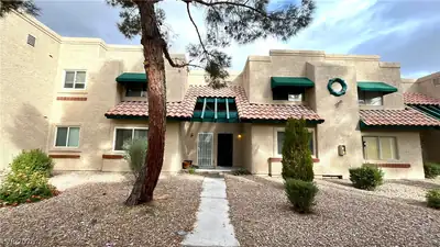 6750 Del Rey Avenue 123, Las Vegas