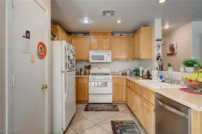 5901 Running Wind Court, Las Vegas, NV 89131 Kitchen