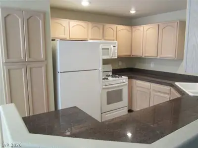 2050 West Warm Springs Road 211, Henderson, NV 89014 Kitchen