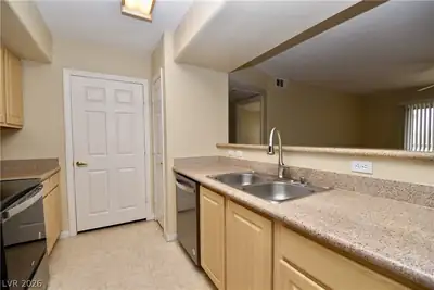 8000 West Badura Avenue 2192, Las Vegas, NV 89113 Kitchen