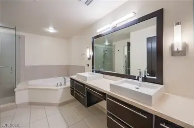 8925 West Flamingo Road 312, Las Vegas, NV 89147 Primary Bathroom