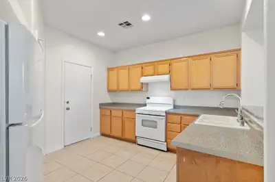 9512 Canyonland Court, Las Vegas, NV 89147 Kitchen