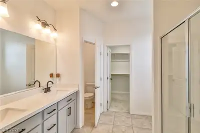 9234 Swift Current Drive, Las Vegas, NV 89178 Primary Bathroom