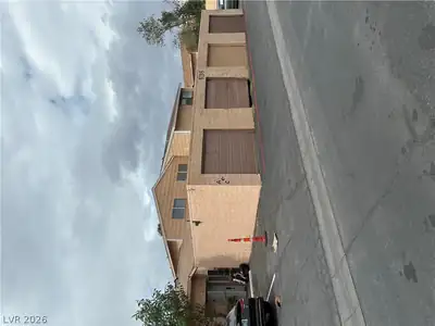 5135 Gray Lane A, Las Vegas, NV 89119 Garage