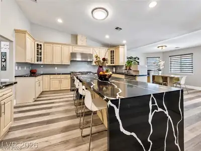 3272 Crystal Palm Court, Las Vegas, NV 89117 Kitchen