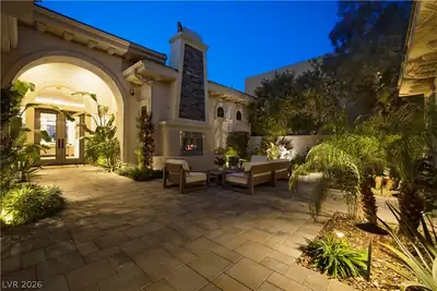 9320 Tournament Canyon Drive, Las Vegas, NV 89144 Courtyard