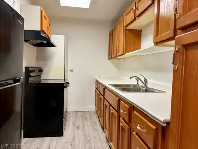394 North 15th Street, Las Vegas, NV 89101 Kitchen