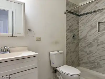 394 North 15th Street, Las Vegas, NV 89101 Bathroom