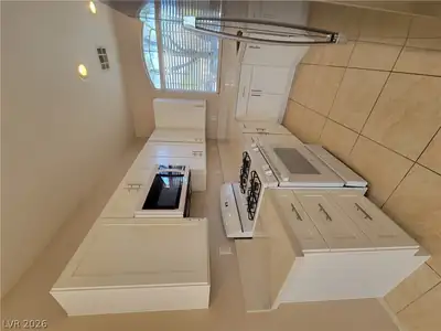 1436 STILL CREEK Avenue, Henderson, NV 89074 Kitchen