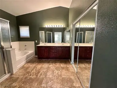 6329 Orions Tool Street, North Las Vegas, NV 89031 Primary Bathroom