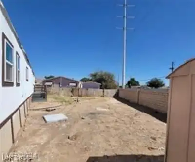 2884 Green Tree Avenue, Las Vegas, NV 89142 Yard