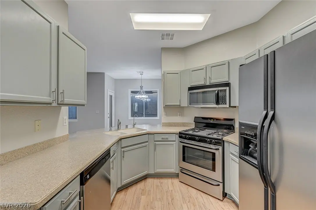 7809 Strong Water Court, Las Vegas, NV 89131