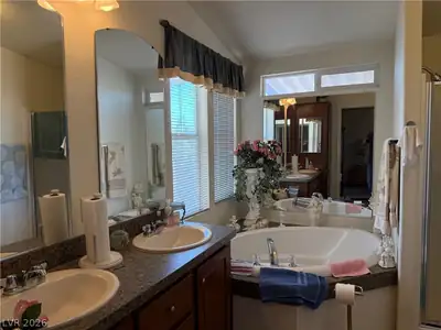 3156 Gavilan Lane, Las Vegas, NV 89122 Primary Bathroom